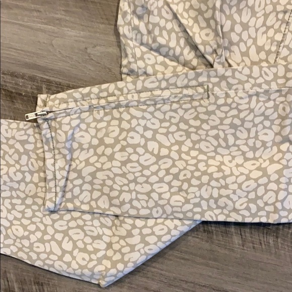 Cream/neutral leopard jeans - Picture 2 of 3